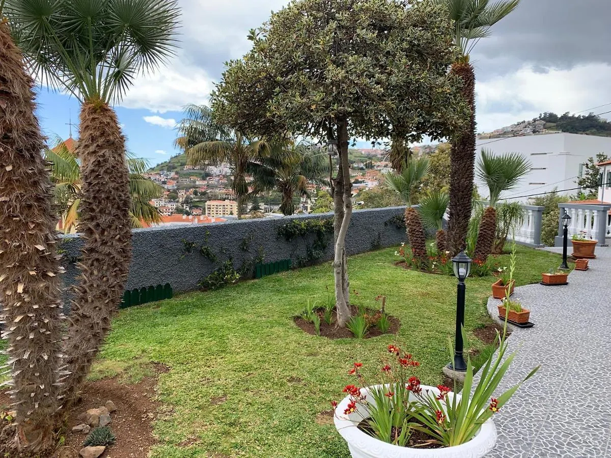 Apartment Funchal Apt- Sleeps 2 - Pool & Parking - Madeira Portugal