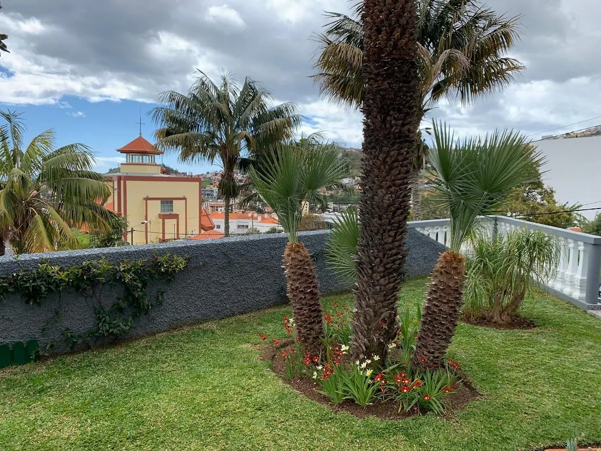 Funchal Apt- Sleeps 2 - Pool & Parking - Madeira Funchal (Madeira)