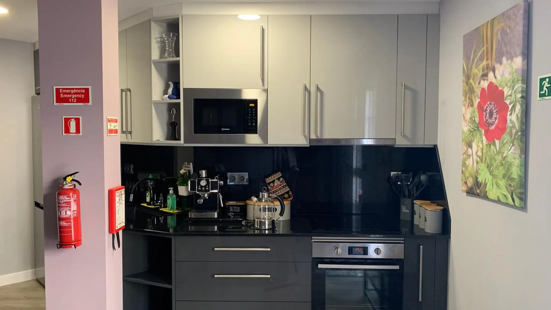Funchal Apt- Sleeps 2 - Pool & Parking - Madeira Funchal (Madeira)