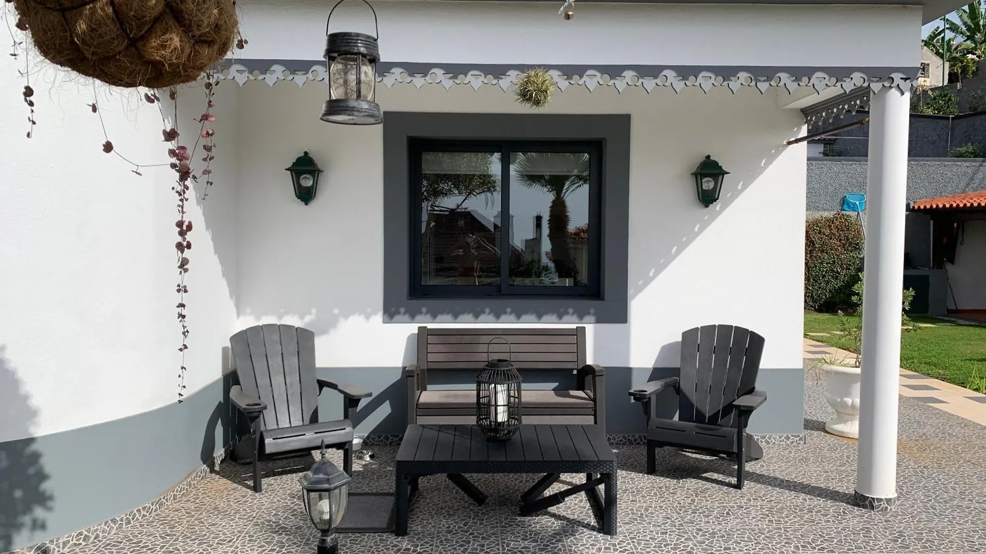 Funchal Apt- Sleeps 2 - Pool & Parking - Madeira 0*, Funchal (Madeira) Portugal