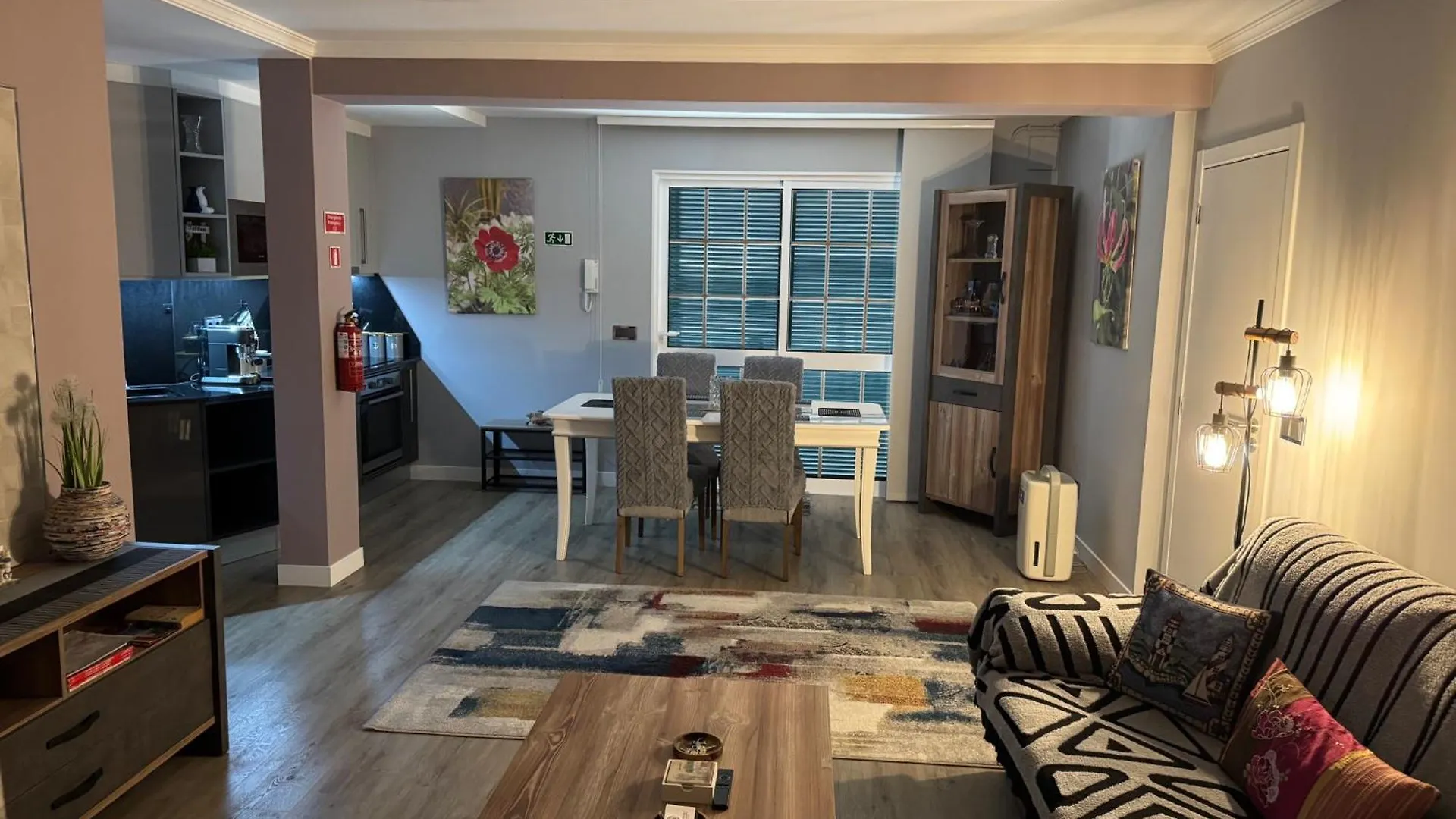 Lägenhet Funchal Apt- Sleeps 2 - Pool & Parking - Madeira